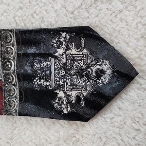 Davidsons of Virginia silk tie, medusa head pattern.  Unique and awesome!